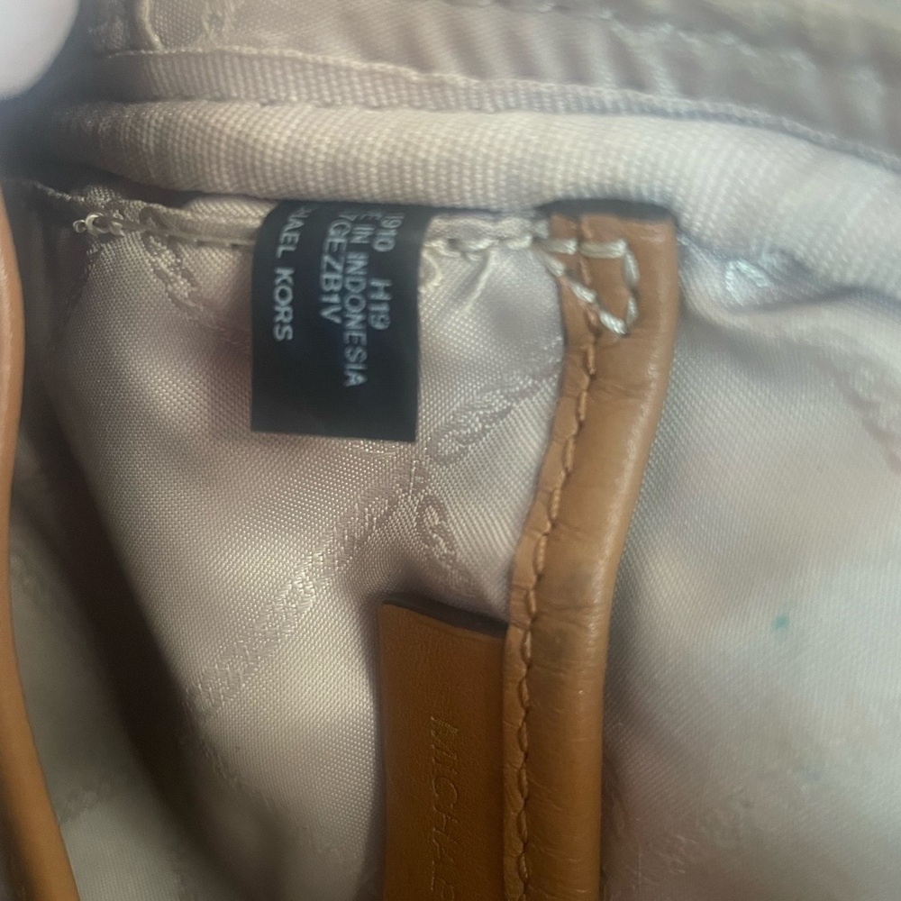 Authentic Michael Kors Backpack Purse!!! #025NC Michael Kors White and Tan - Picture 8 of 11